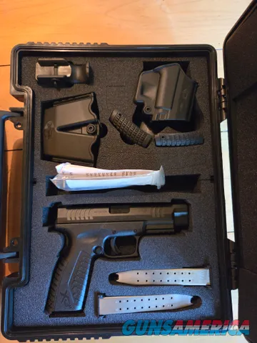 Springfield Armory XD 9mm w/ 2 mags &amp...