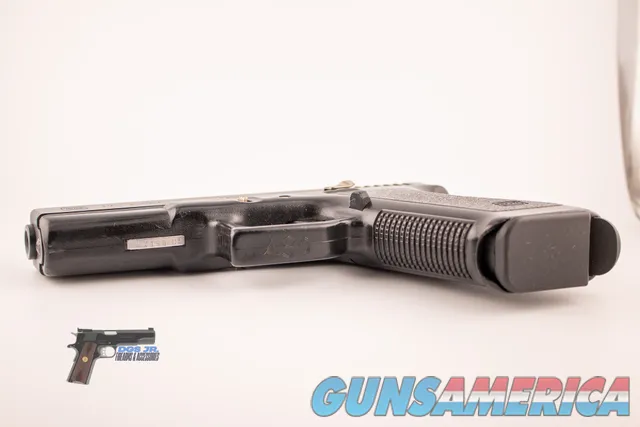 Glock 17 Gen 2 9mm 4.5" 98% Original Finish w/17-Rd Mag
