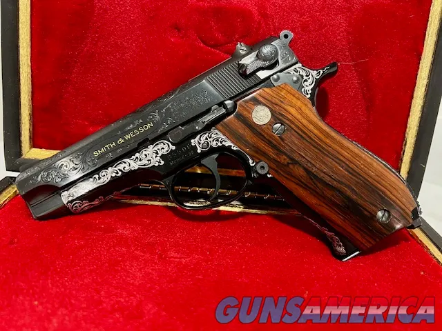 Smith & Wesson 39 Alloy Engraved