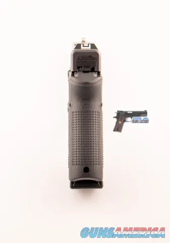 Glock 17 Gen 4 9mm – Like-New, 3 Mags, Backstraps, Hard Case