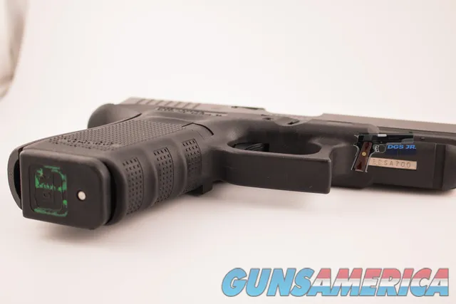Glock 17 Gen 4 9mm – Like-New, 3 Mags, Backstraps, Hard Case