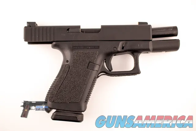 Glock 19 Gen 2 9mm Semi-Auto – Night Sights, Custom Grip Tape, Excellent