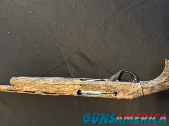Benelli Super Black Eagle 3 20ga 28" Camo Semi-Auto comes w/ box and chokes