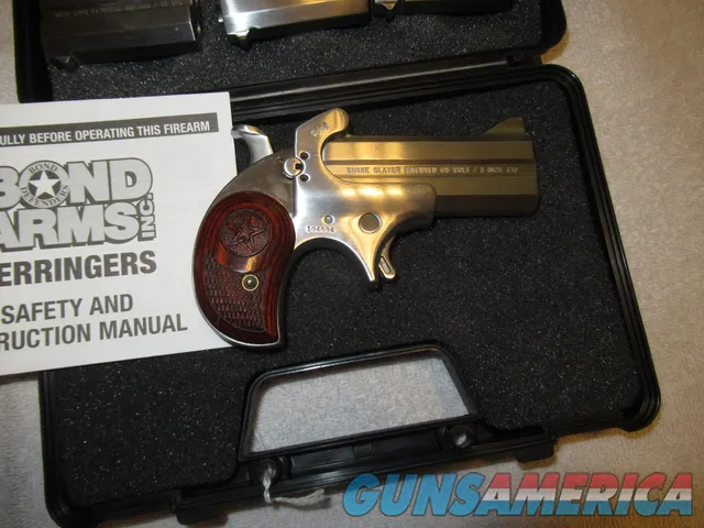 LNIB Bond Arms Mini Snake Slayer, 4 Diff Barrel Combos, 3 Diff Grip Combos, 22 LR Sleeve 