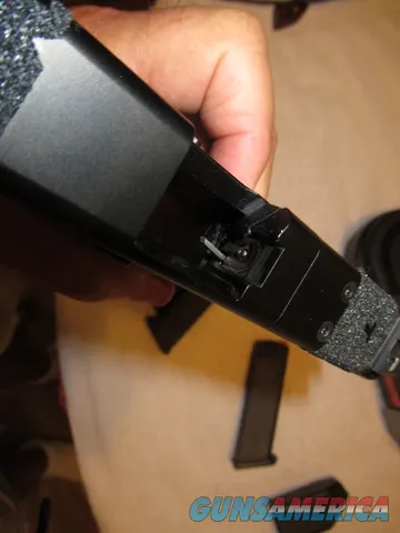 Like New Glock 45, 9mm, Talon Grip, 3 17rnd Mags, 4" Barrel, Glock MOS Adapter Set
