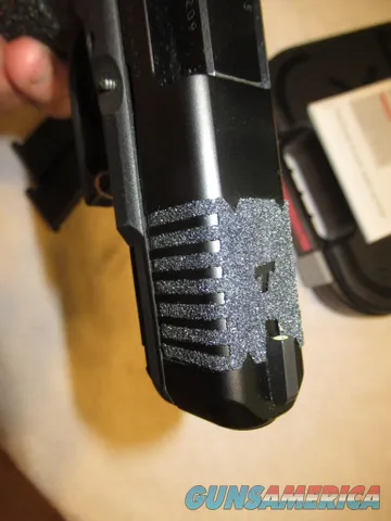 Like New Glock 45, 9mm, Talon Grip, 3 17rnd Mags, 4" Barrel, Glock MOS Adapter Set