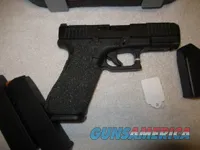Like New Glock 45, 9mm, Talon Grip, 3 17rnd Mags, 4" Barrel, Glock MOS Adapter Set