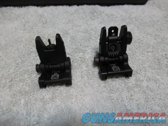 Like New Springfield Armory Saint Victor AR-15, 556/223, 16.5" Barrel, 15" Midwest Ind Handguard, 2 30 rnd Mags