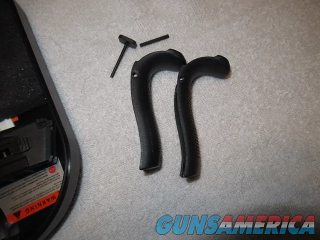 Like New Glock G44, 22lr, 4" Barrel, 3 10rnd Mags, Extra Backstraps