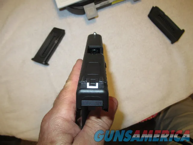 Like New Glock G44, 22lr, 4" Barrel, 3 10rnd Mags, Extra Backstraps