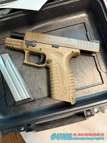 Springfield XD-M 3.8" FDE 9mm with case and papers