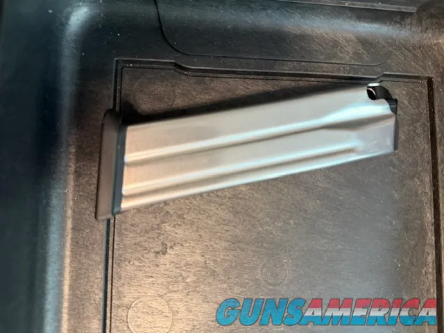 Springfield XD-M 3.8" FDE 9mm with case and papers