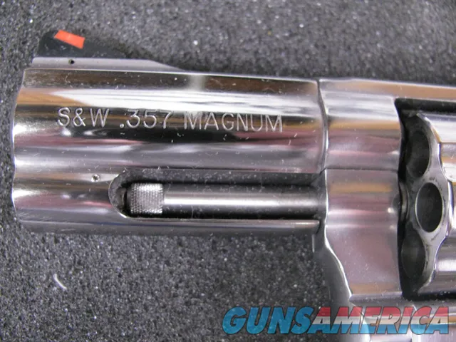 8045 Smith and Wesson Model 686 plus Deluxe 357 Magnum,