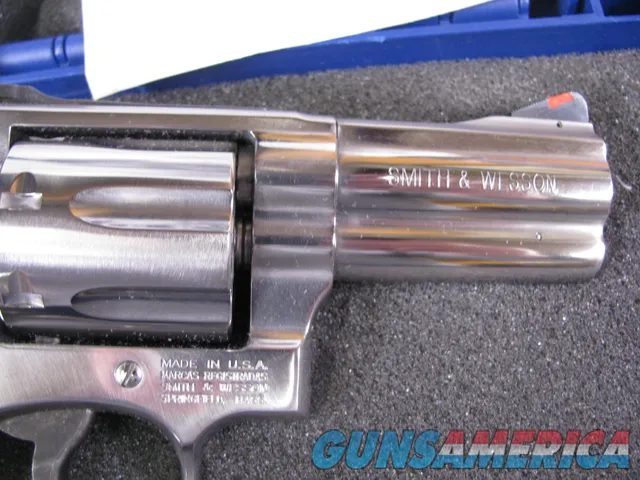 8045  Smith and Wesson Model 686 plus De...