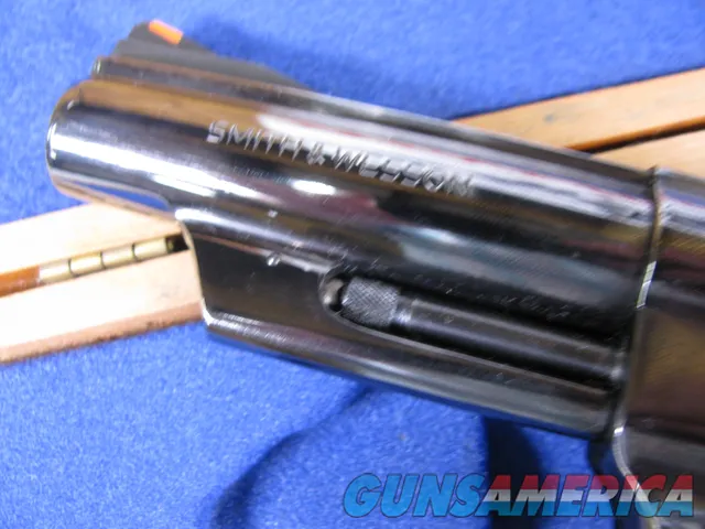 7943  Smith and Wesson  25-5, 45 Long Colt, Goncalo Alves Grips, Blue Finis