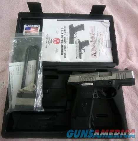 Ruger SR40c .40 S&W Compact Pistol with Case