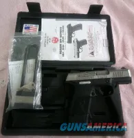 Ruger SR40c .40 S&W Compact Pistol with Case