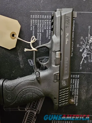 Smith & Wesson M&P40 Full Size ....