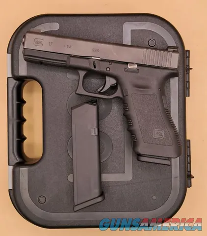 Glock 17 9mm Full-Size Pistol with Mag