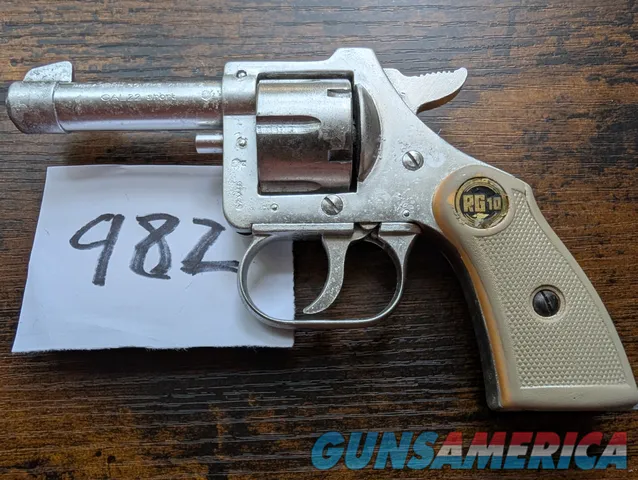 RG-10 .22 Short Snubnose Revolver with P...
