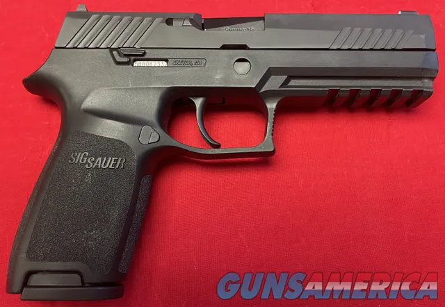 SIG Sauer P320 9mm w/ 5 Mags