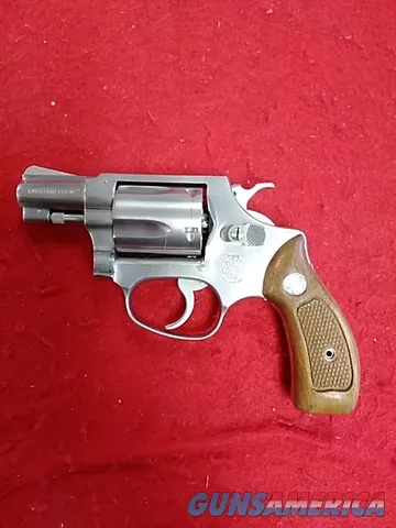 SMITH AND WESSON 