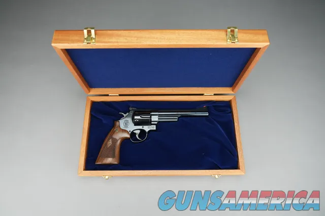SMITH & WESSON 29 CLASSIC 44 MAGNUM *BRAND NEW*