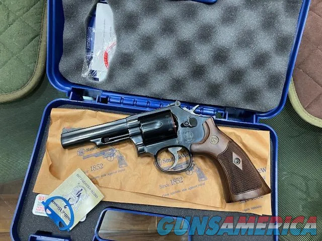 Model 19, Classic,4.25",Blue,NIB