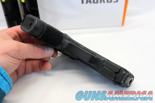 Taurus G3c semi-automatic COMPACT pistol ~ 9mm ~ Box, Manual, (3) 10rd Mags