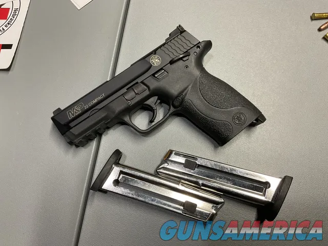 Smith & Wesson M&P22 Compact .22LR with ...