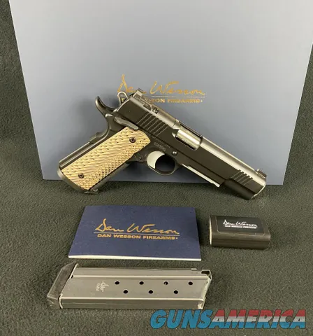 CZ Dan Wesson Specialist 10mm Auto 5" 8r...