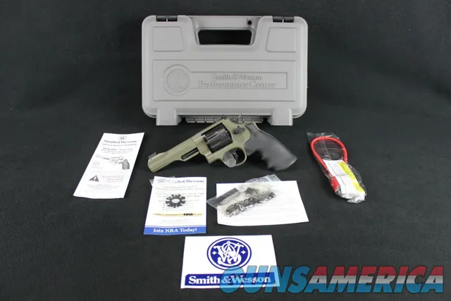 Smith & Wesson Model 327 PC TRR8 357 Mag...