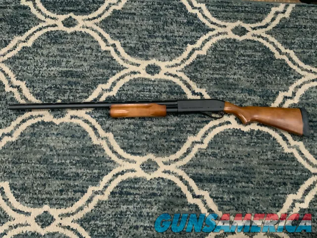 Classic Wood-Stock Pump Shotgun, 12 Gauge