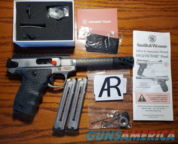 S&W SW22 Victory .22LR with threaded bar...