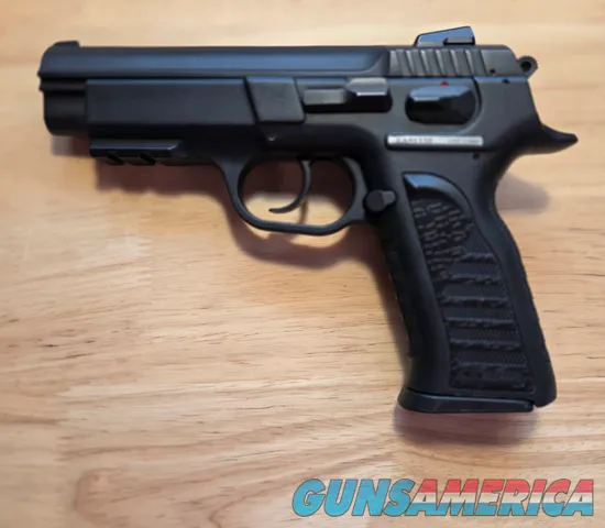 EAA Tanfoglio Witness Full-Size .40 S&W Pistol