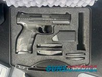 Heckler & Koch VP9 9mm Pistol with Case