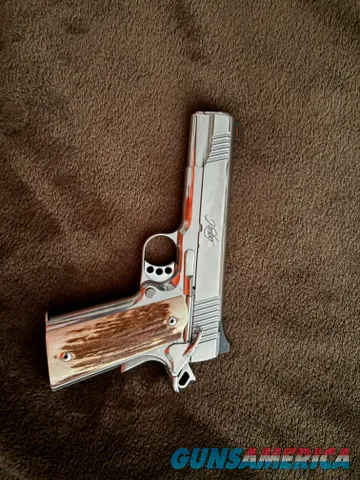 Kimber Stainless 1911 Custom II with sta...